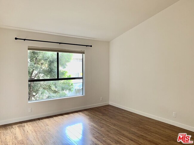 Building Photo - 12412 Texas Ave