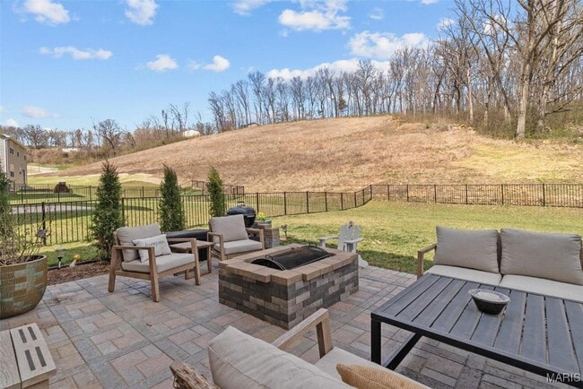 Building Photo - 757 Fox Creek Dr