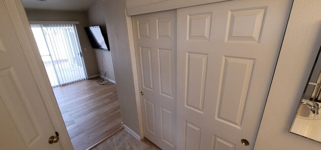 Building Photo - Beautiful Single Story Summerlin Home on a corner lot.