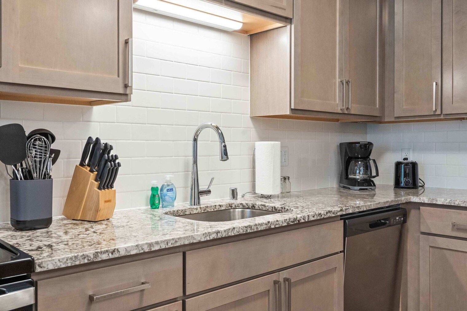 Building Photo - 601 Sand Pearl Ln