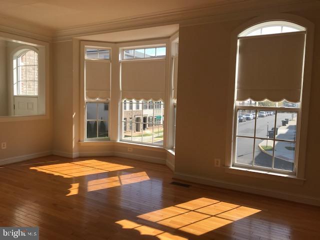 Building Photo - 3680 Chippendale Cir