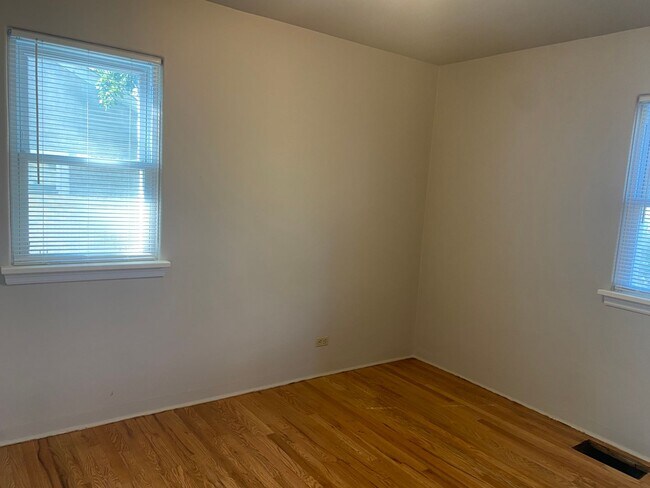 Building Photo - Central Park Home For Rent
