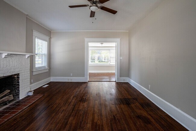 Building Photo - 20 Marion Ave