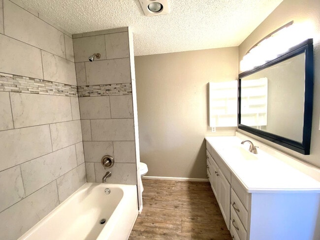 Building Photo - 9818 Jordan Ave