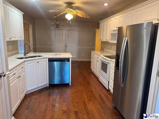 Building Photo - 438 Quail Pointe Dr