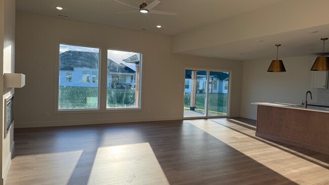 Building Photo - 5313 Makana Ln