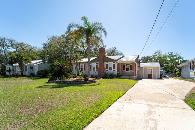 Building Photo - Davis Shores 3/2 Single Family Home