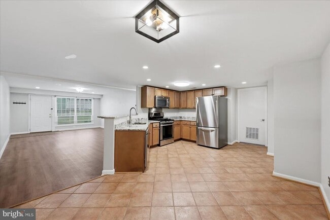 Building Photo - 1193 N Van Dorn St