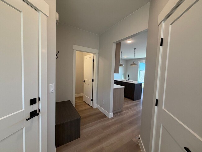 Building Photo - 608 Hemsworth Ln