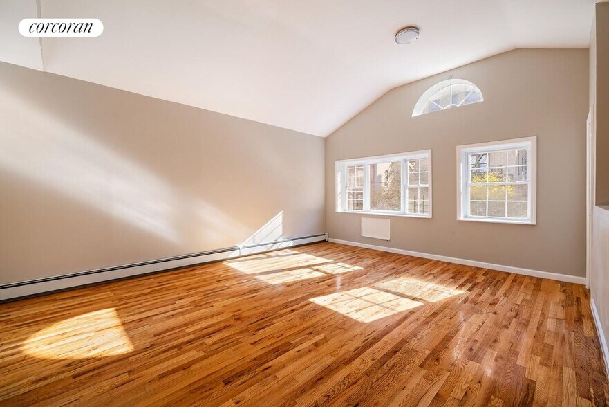 Building Photo - 315 E 163rd St