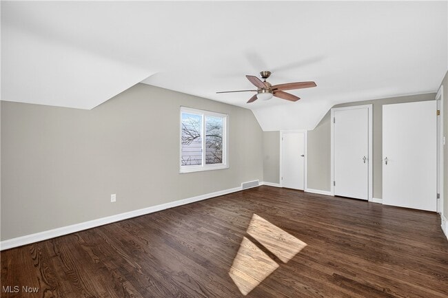 Building Photo - 2520 Laurelhurst Rd