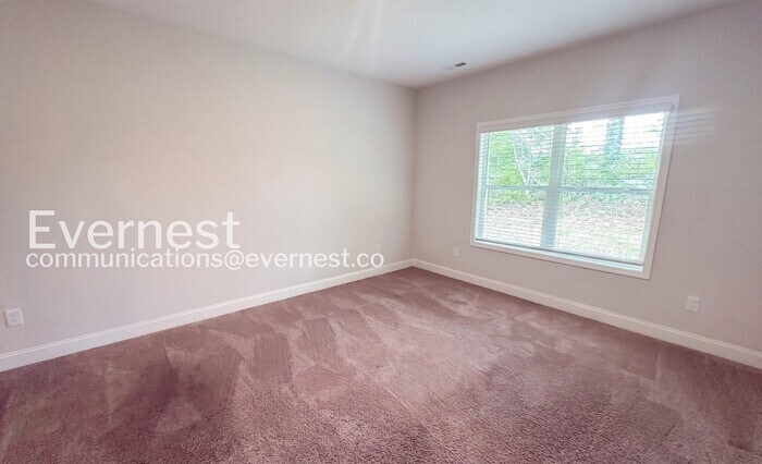 Building Photo - 169 Fall Mdw Dr