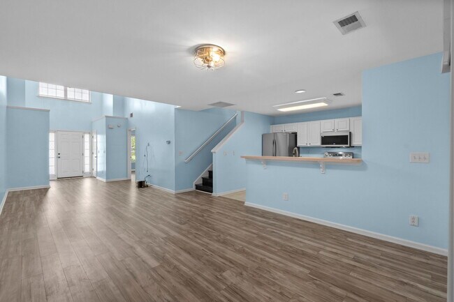 Building Photo - 1096 Harvester Cir