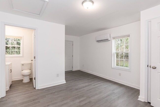 Building Photo - Completely Remodeled One Bedroom Home!