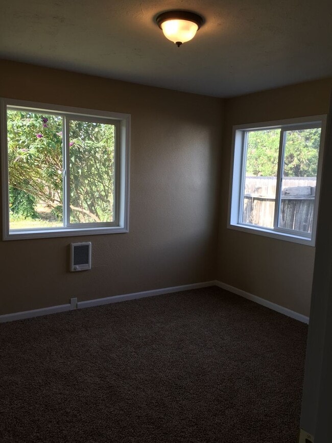 Building Photo - 66c