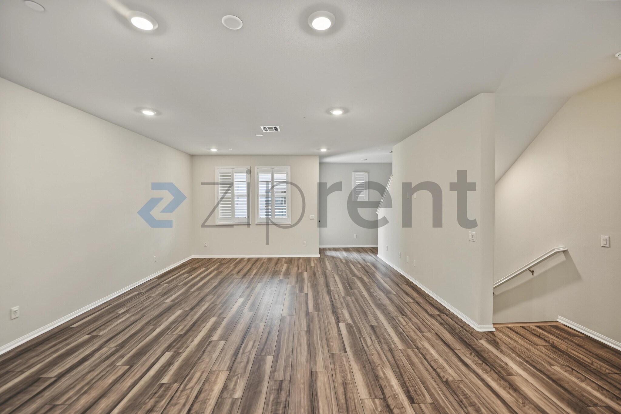 Building Photo - Unit
