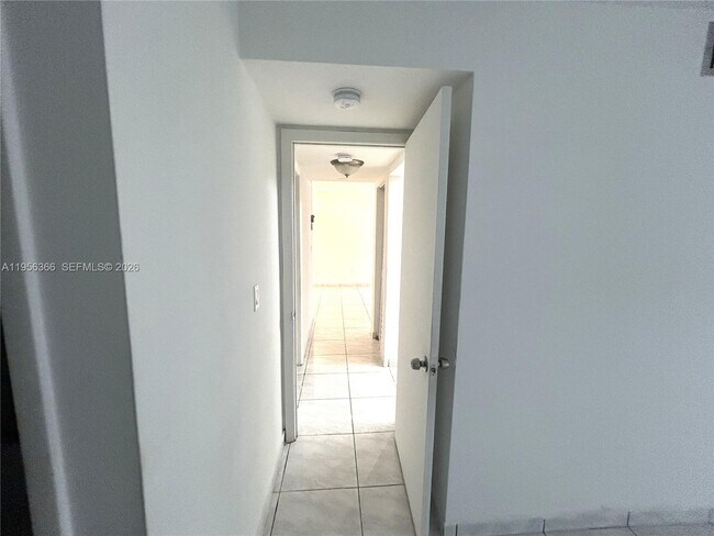 Building Photo - 250 180th Dr