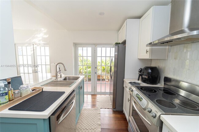 Building Photo - 9939 NW 47th Terrace