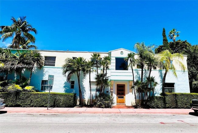 Primary Photo - 1001 7th St