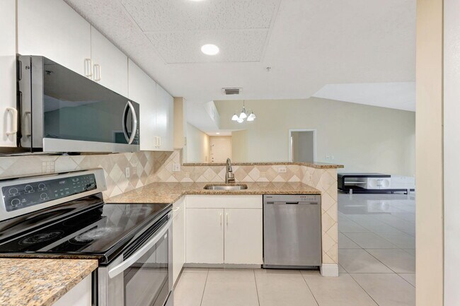 Building Photo - 5055 Wiles Rd