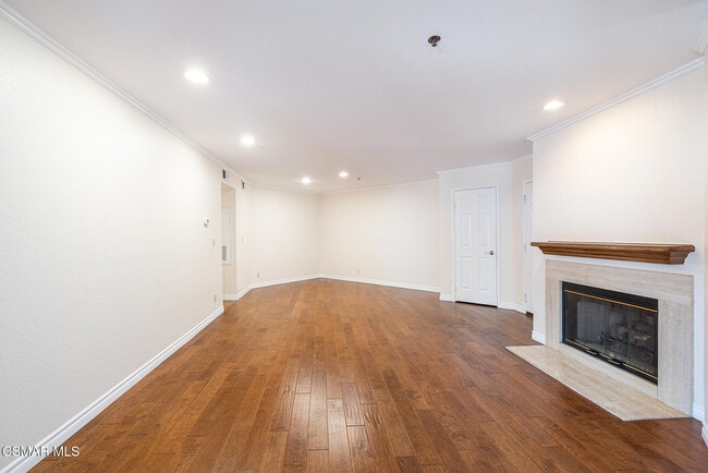 Building Photo - 5744 Oak Bend Ln