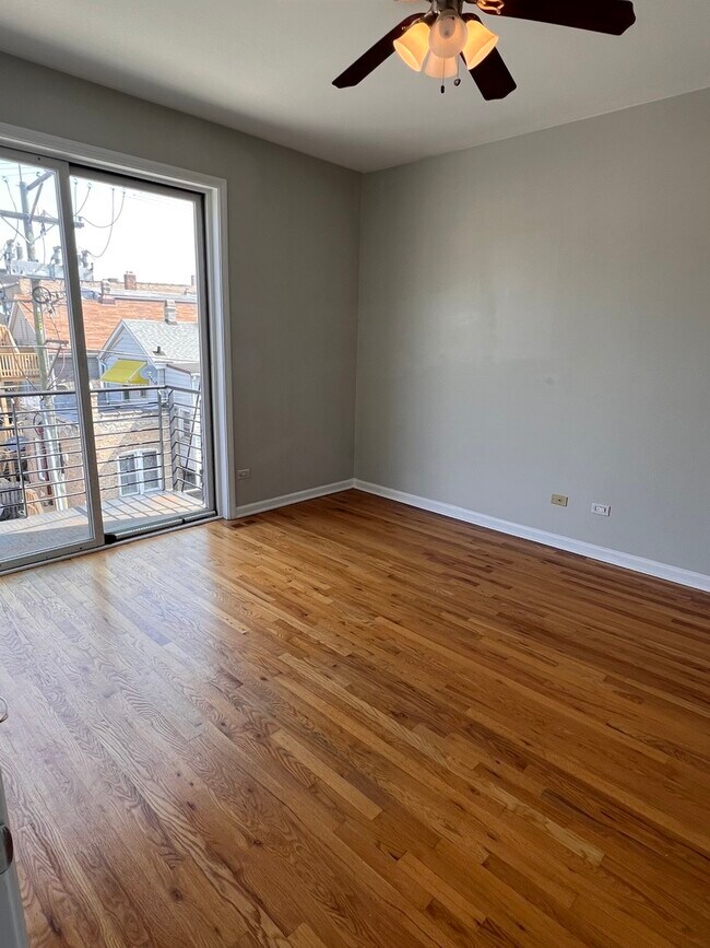 Building Photo - 1610 W Grand Ave