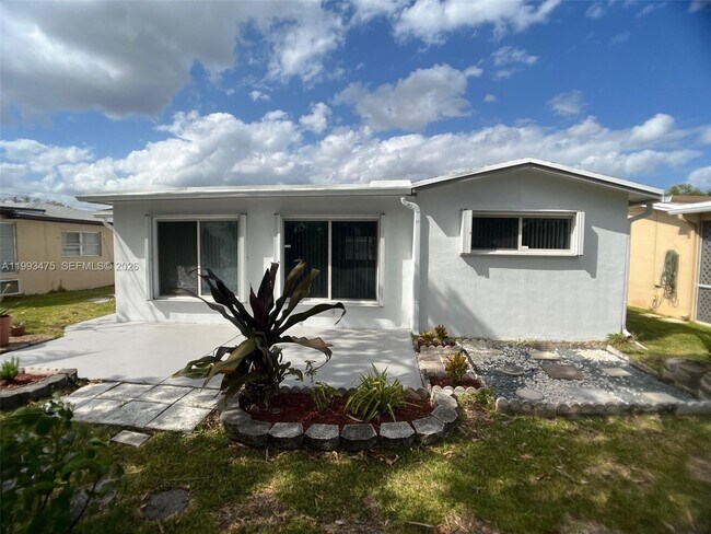 Building Photo - 6990 NW 17th St