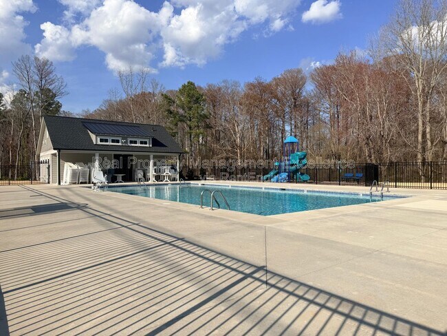 Building Photo - 810 Old Tarboro Rd