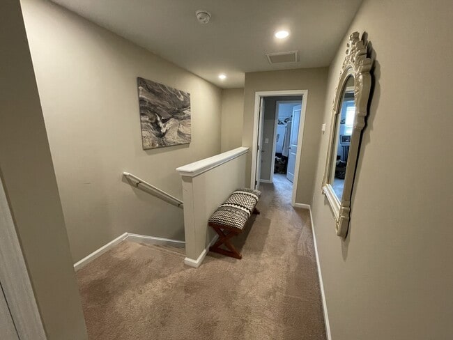 Building Photo - 609 Hilchot Dr