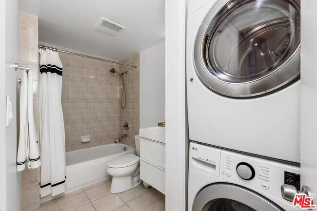 Building Photo - 2960 Neilson Wy