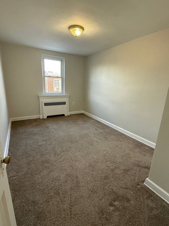 Building Photo - 3-Bedroom Home in Northeast Phila. Available For Rent!