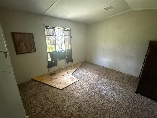 Building Photo - 3840 US-17