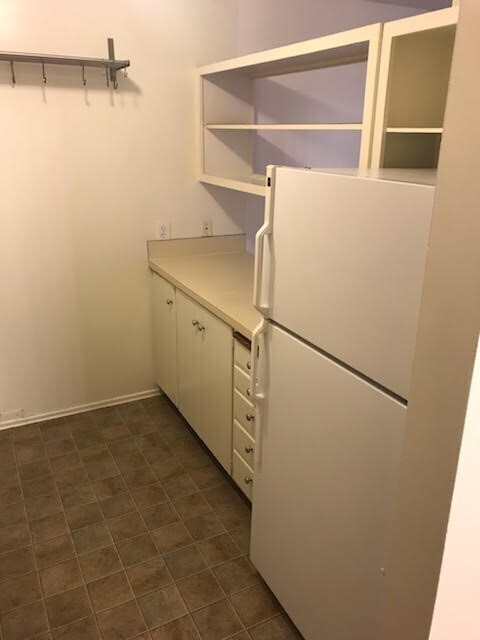 Interior Photo - 525 E Roy St