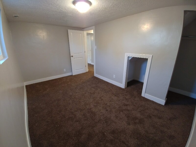 Building Photo - 383 E 400 N