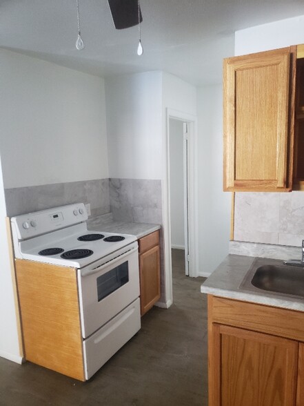 Building Photo - 127 Hilltop Cir