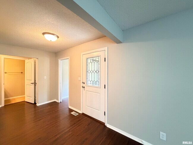 Building Photo - 122 W Morningside Dr