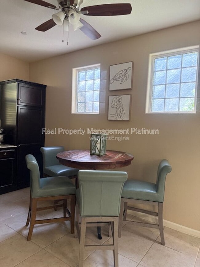 Building Photo - 1532 N Sanders Ave