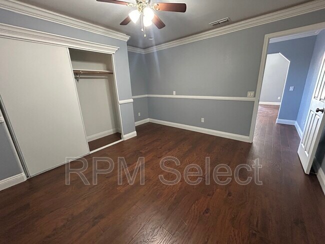 Building Photo - 5349 Vichy Cir
