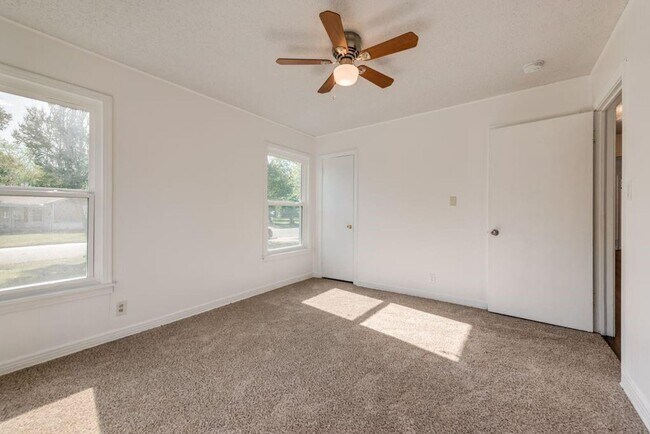 Building Photo - 3415 Crites St