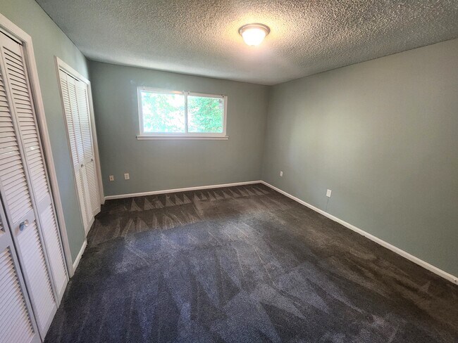 Building Photo - 815 Raleigh St