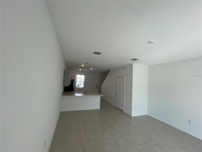 Building Photo - 2995 Skyline Lp