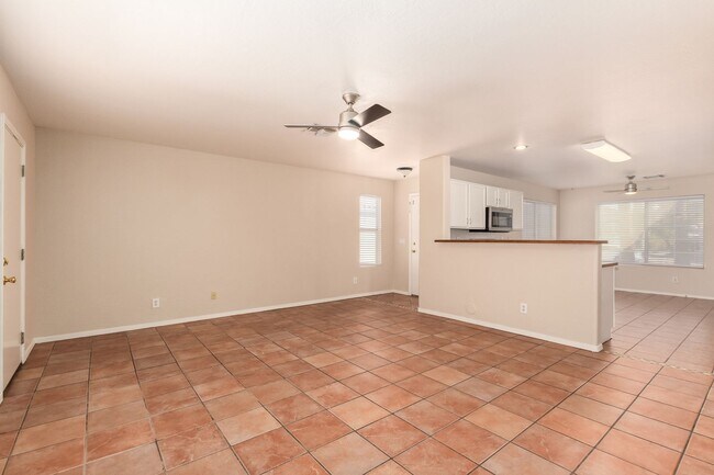 Building Photo - Charming 3 bed in Glendale!