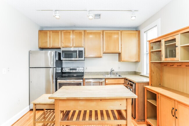 Building Photo - 1401 Columbia Rd NW