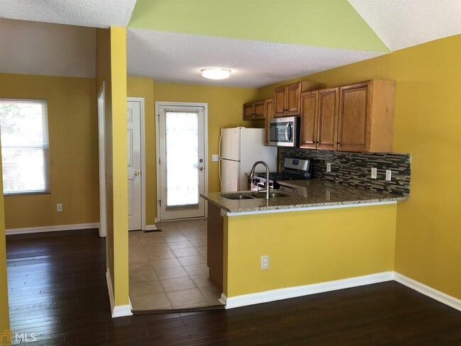 Building Photo - 5955 Graywood Cir SE