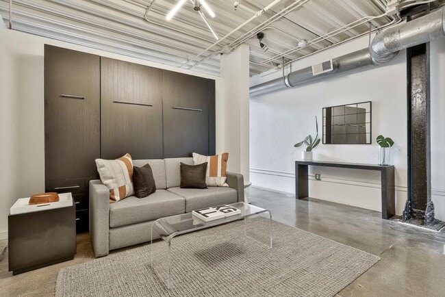 Building Photo - 675 Greenwood Ave NE