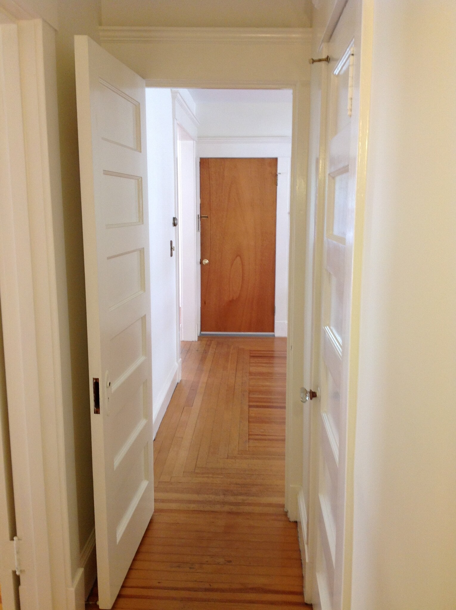 Entry hallway - 188 Lawrence St