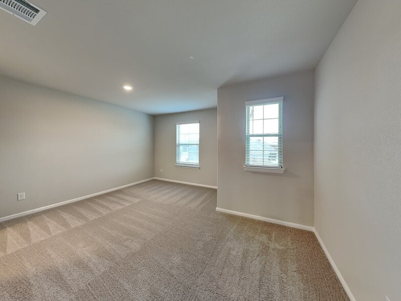 Building Photo - 427 Wydown Dr