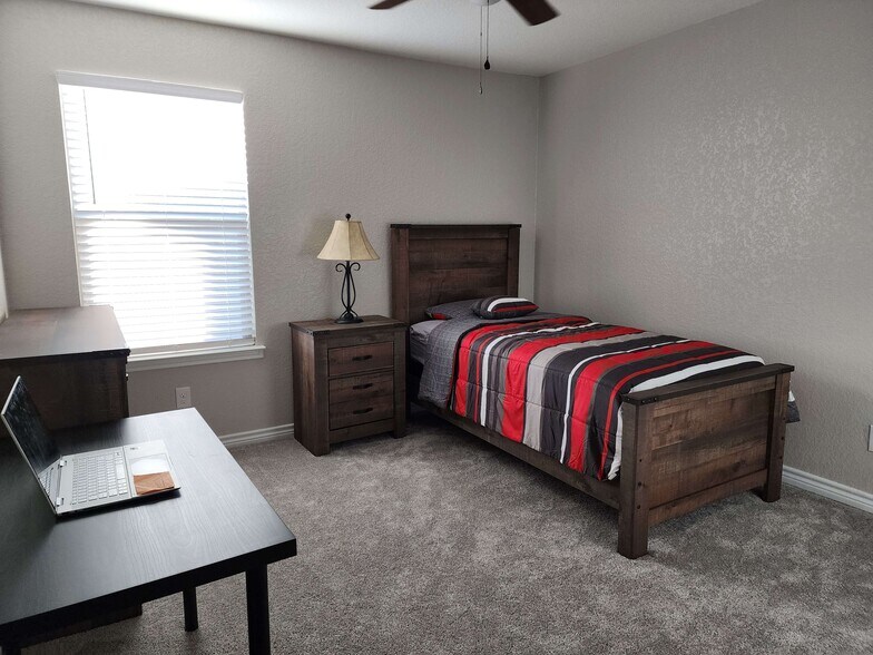 Bedroom 2 - 3259 Comanche Xing