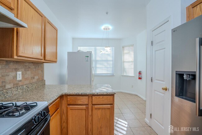 Building Photo - 1603 Blossom Cir