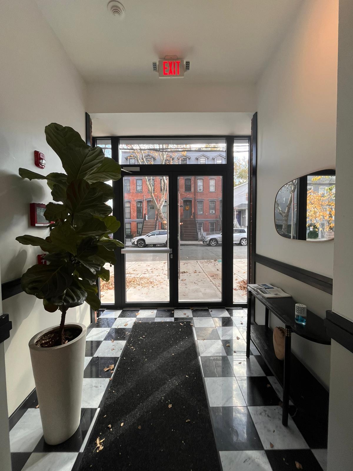 Building Photo - 329 Pacific Ave